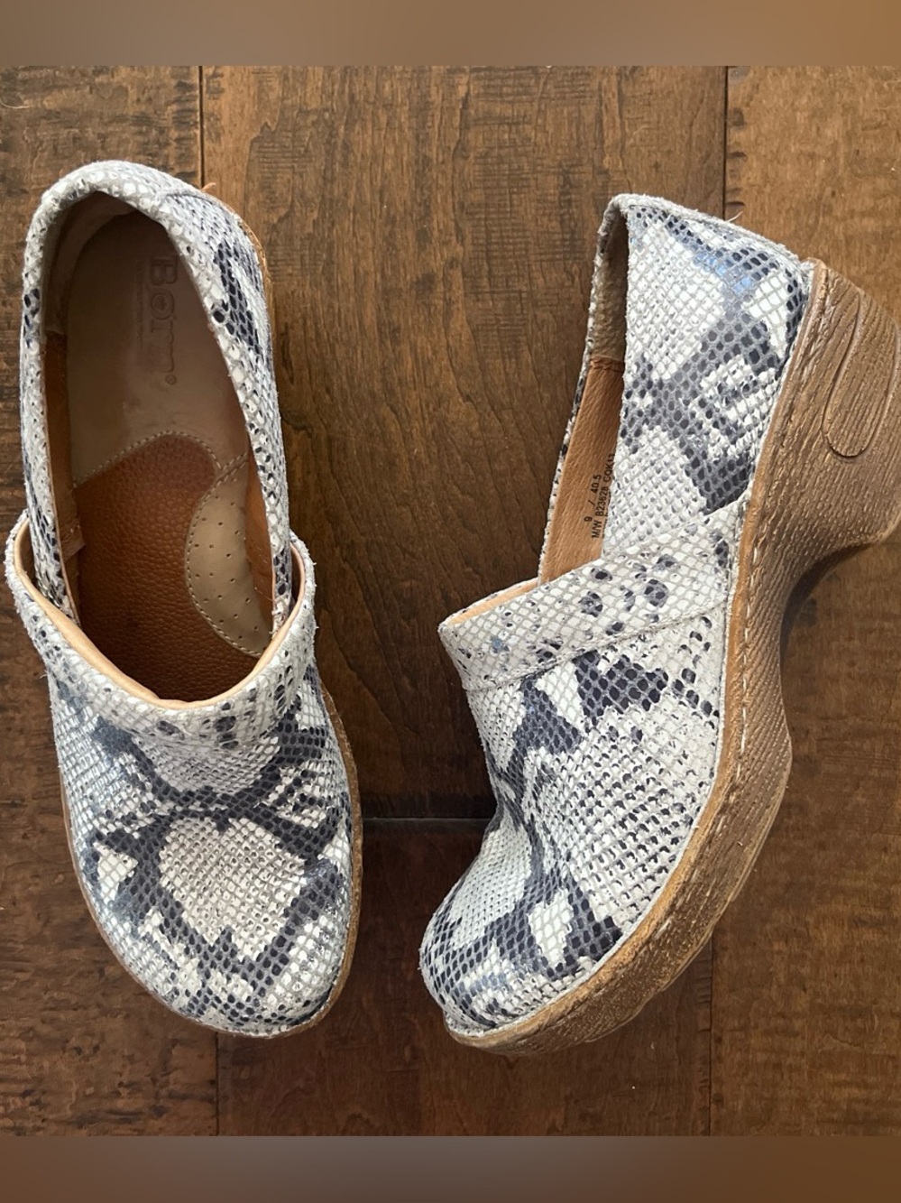 Børn "Peggy" gray snakeskin embossed leather comfort platform slip-on clogs